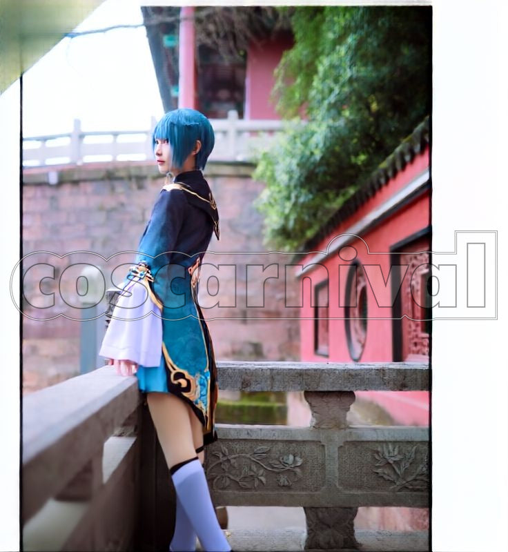 Liyue Xingqiu Cosplay cosplay costume from Genshin Impact, side view