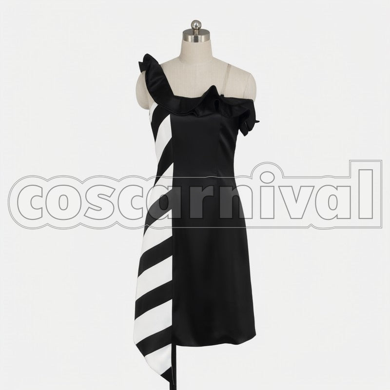 Tsumugi Kotobuki cosplay costume from K-On!, side view