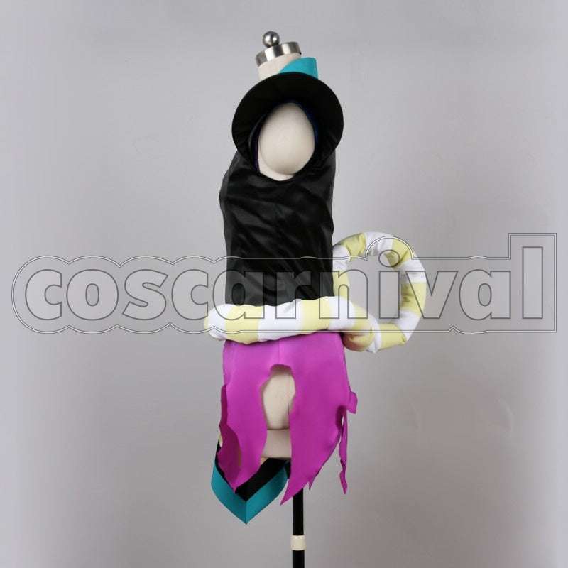 togame cosplay costume from Katanagatari, side view 2