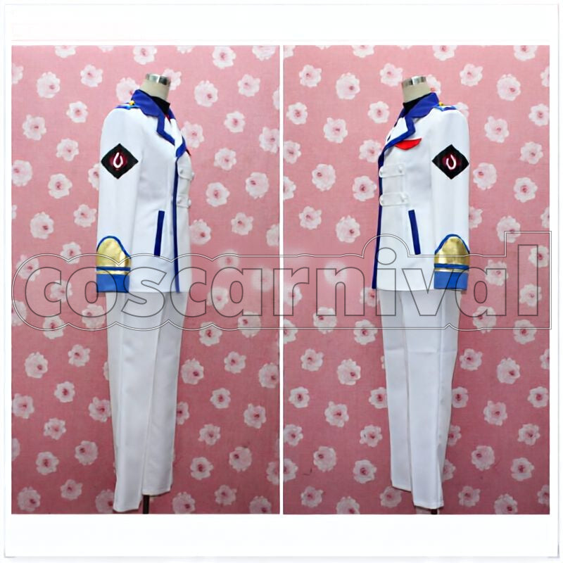 Leon Mishima Cosplay cosplay costume from Macross Frontier, side view