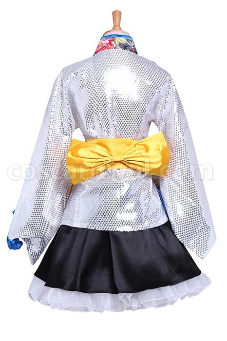 Umi Sonoda cosplay costume from Love Live!, side view
