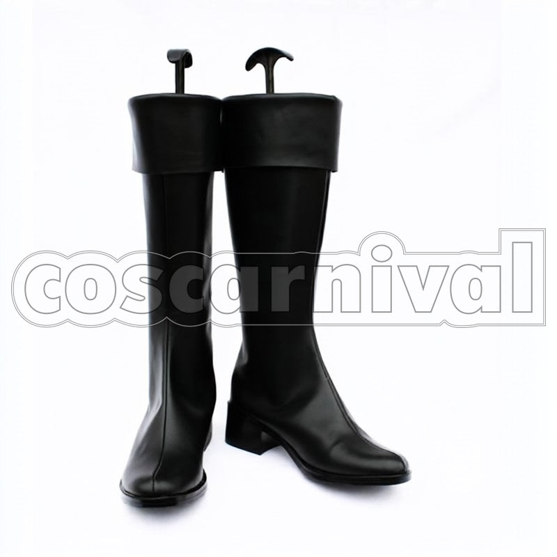 Shinonono cosplay costume from Infinite Stratos Houki, side view