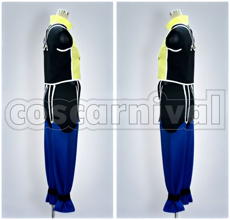 II Riku Cosplay cosplay costume from Kingdom Hearts, side view