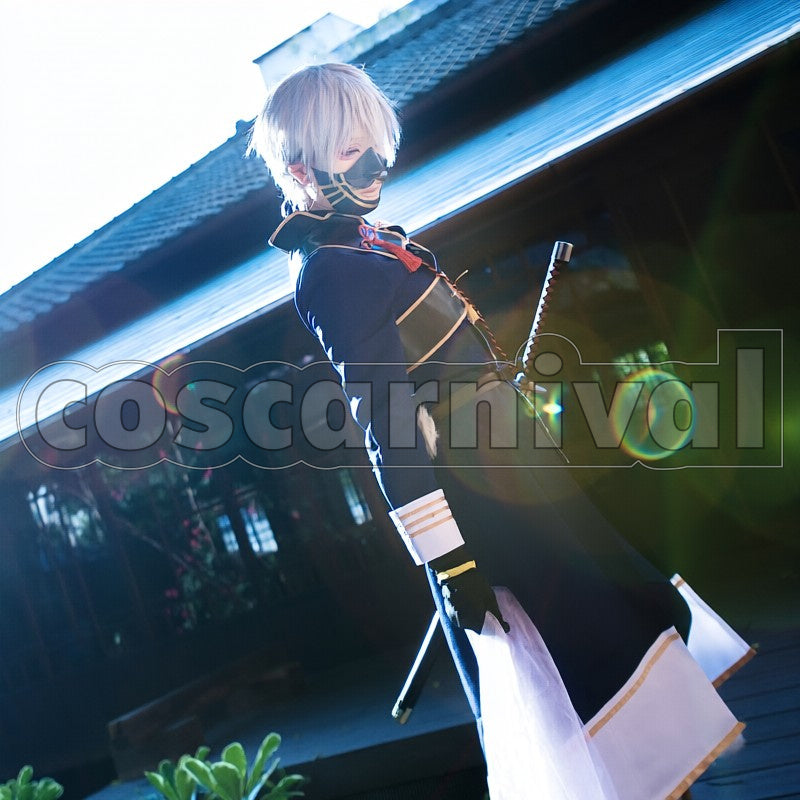 Warrior Nakigitsune cosplay costume from Touken Ranbu Uchigatana, side view