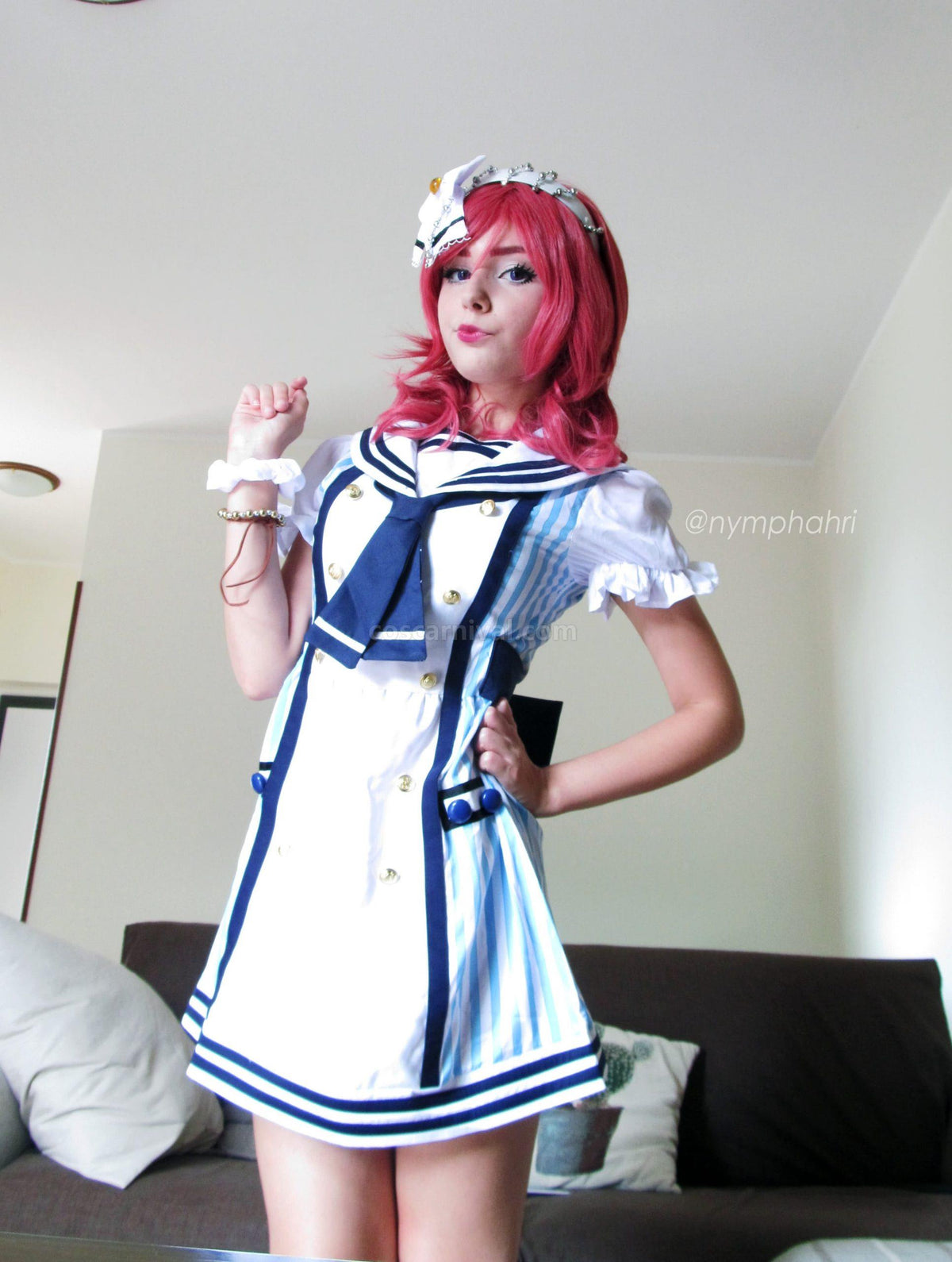 Maki Nishikino cosplay costume from Love Live!, side view
